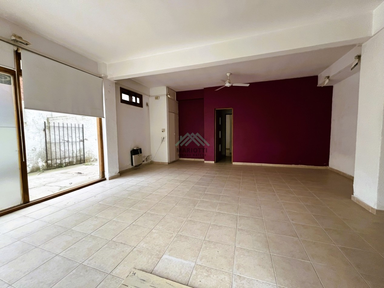 EN ALQUILER - PINAMAR - LOCAL CENTRICO 52 m2
