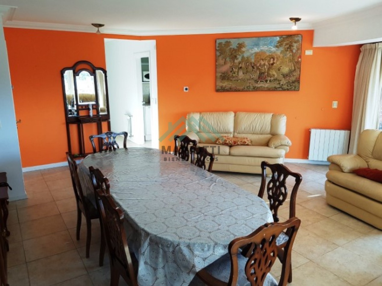PINAMAR - CENTRO - EN VENTA - DEPARTAMENTO SEMIPISO CON ESTACIONAMIENTO PRIVADO