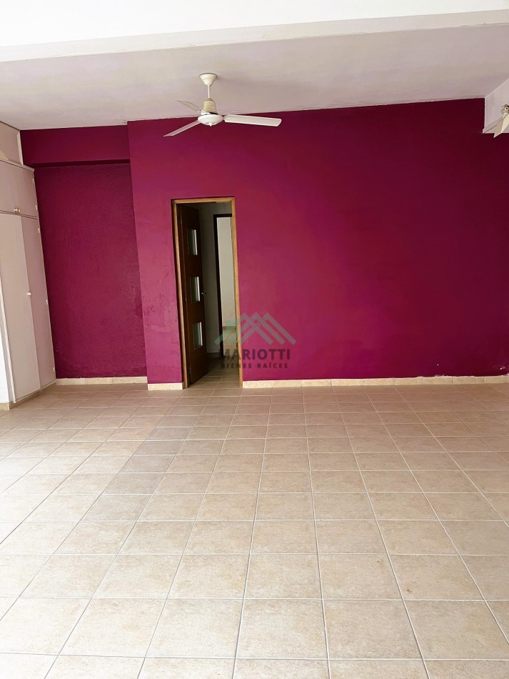 EN ALQUILER - PINAMAR - LOCAL CENTRICO 52 m2