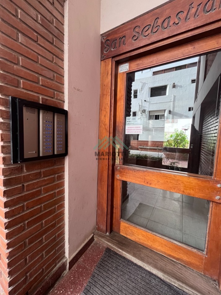 EN ALQUILER ANUAL - PINAMAR - CENTRO - DEPARTAMENTO 2 AMBIENTES CON BALCON 
