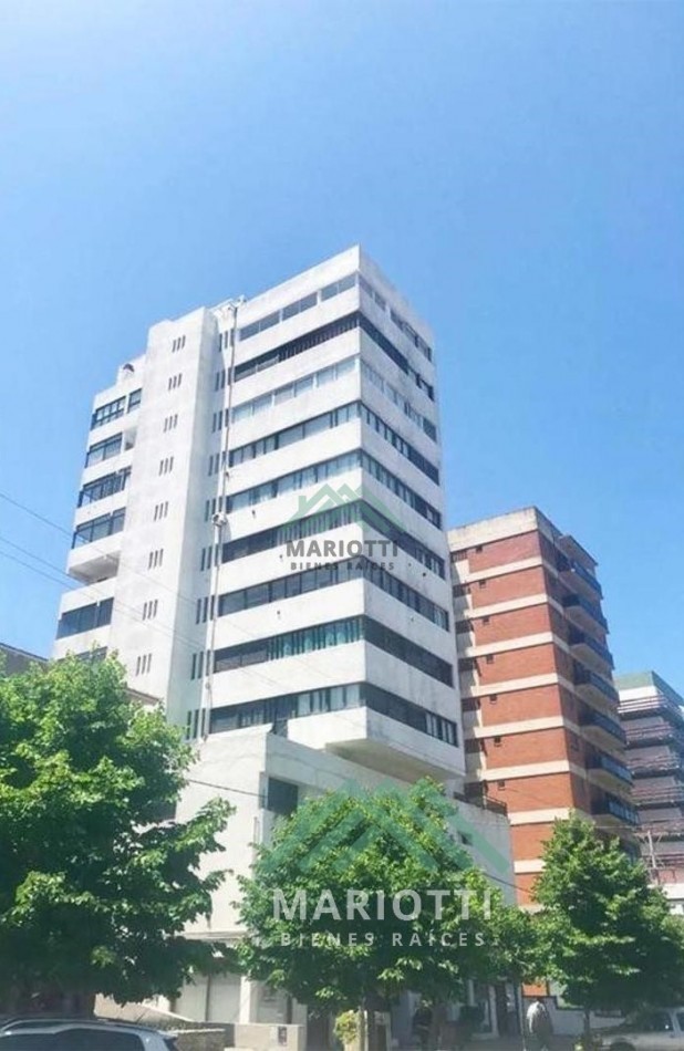 EN ALQUILER - PINAMAR - LOCAL CENTRICO 52 m2
