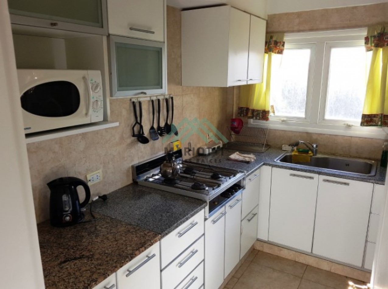 PINAMAR - CENTRO - EN VENTA - DEPARTAMENTO SEMIPISO CON ESTACIONAMIENTO PRIVADO