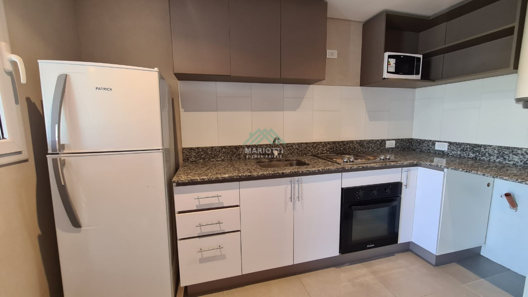 EN VENTA - PINAMAR - MAR DE OSTENDE - DEPARTAMENTO 3 AMB CON PILETA Y SALIDA A LA PLAYA.