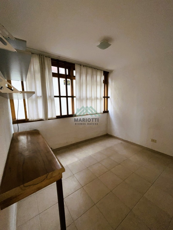 EN ALQUILER - PINAMAR - LOCAL CENTRICO 52 m2