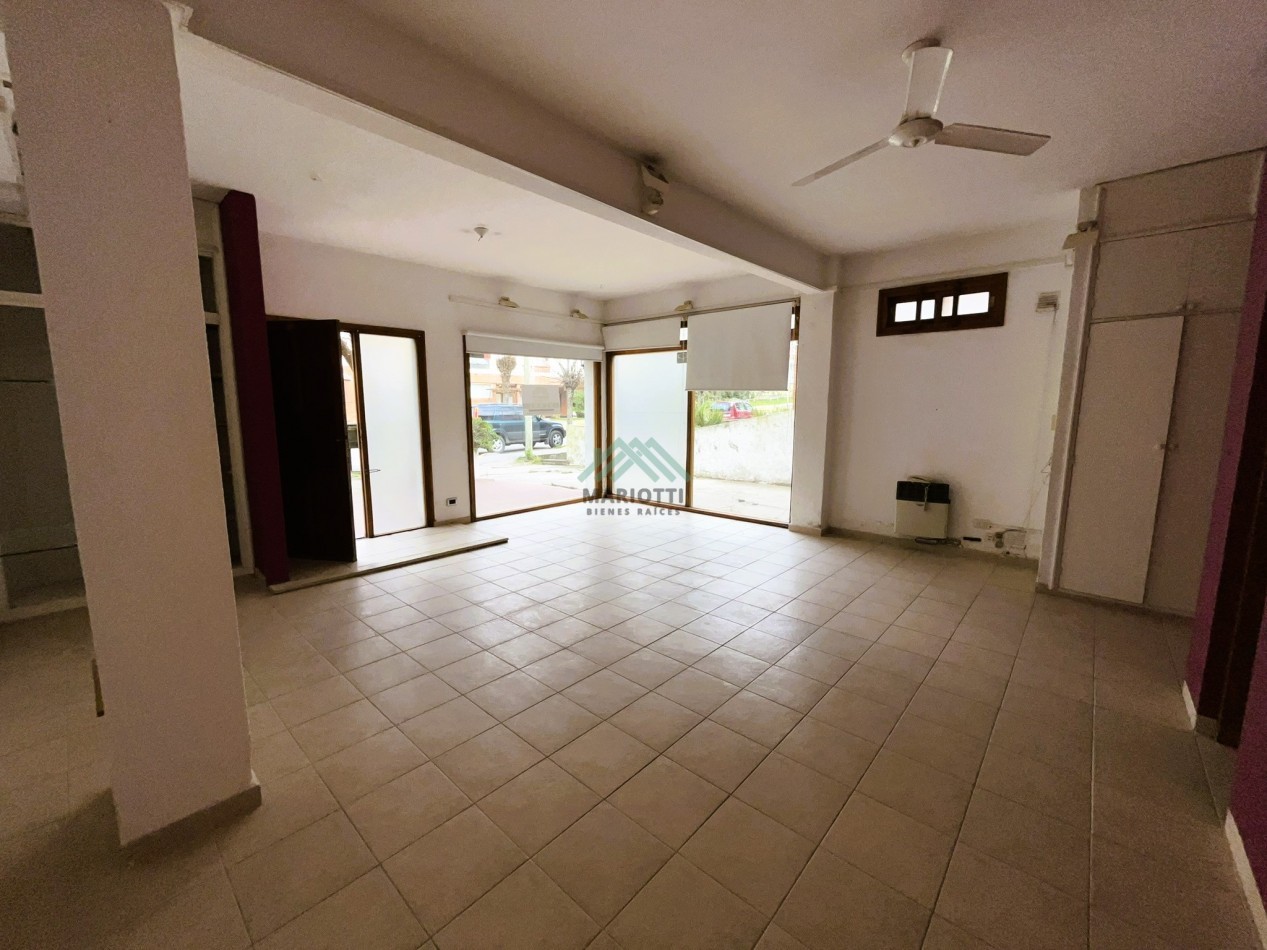 EN ALQUILER - PINAMAR - LOCAL CENTRICO 52 m2
