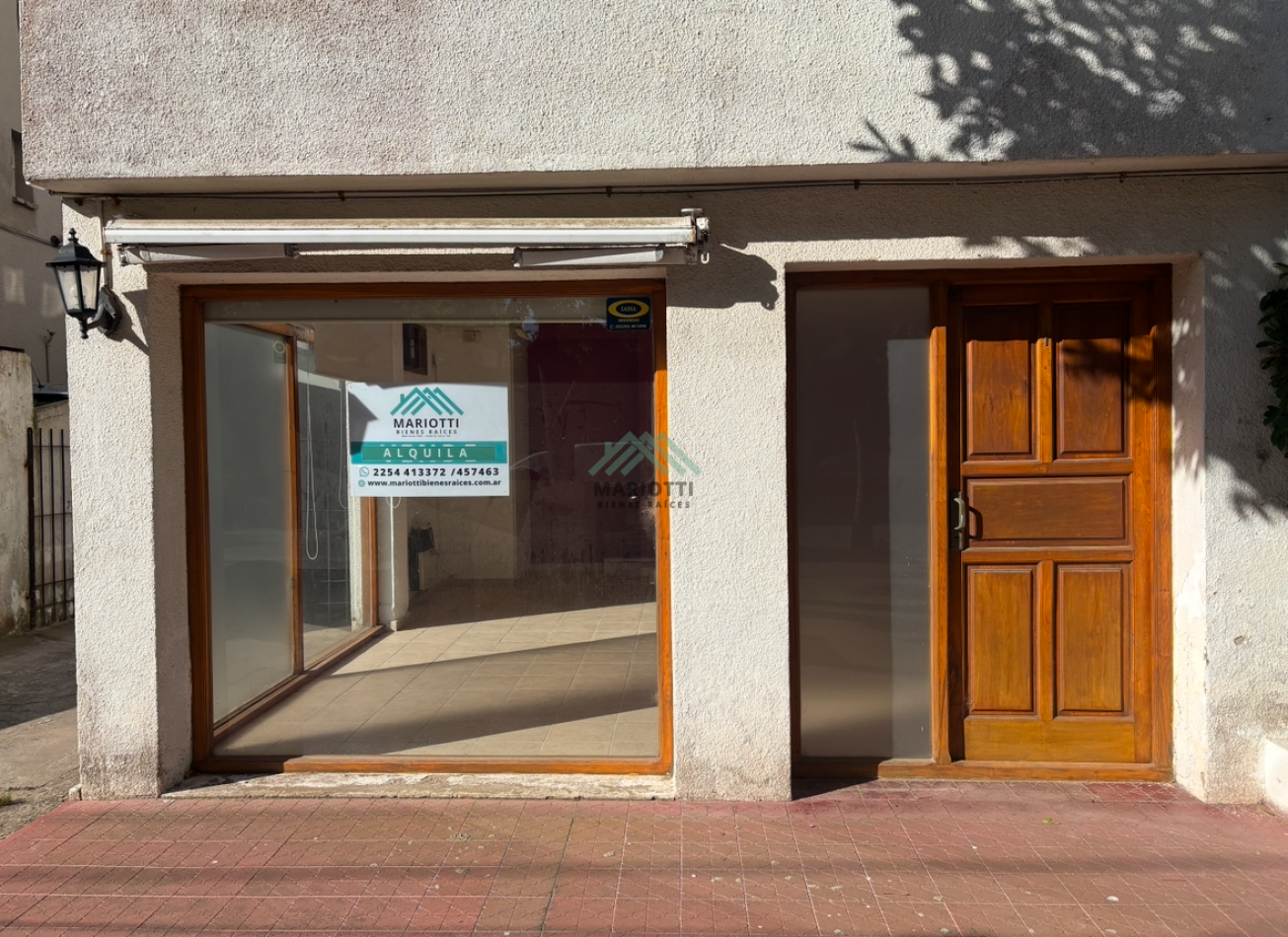EN ALQUILER - PINAMAR - LOCAL CENTRICO 52 m2