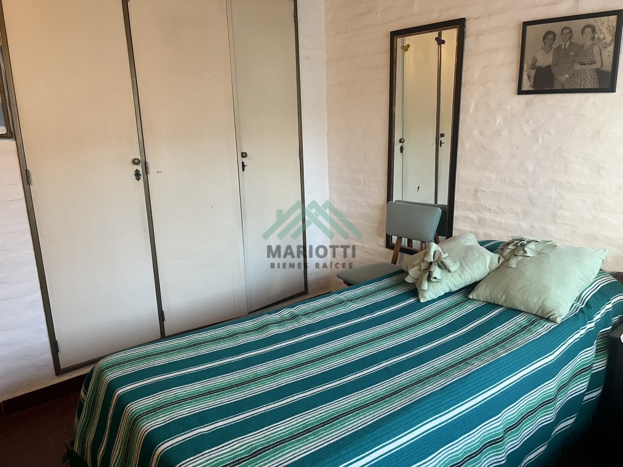 PINAMAR - CENTRO - EN VENTA 3 AMB CON COCINA SEPARADA Y PATIO DESCUBIERTO