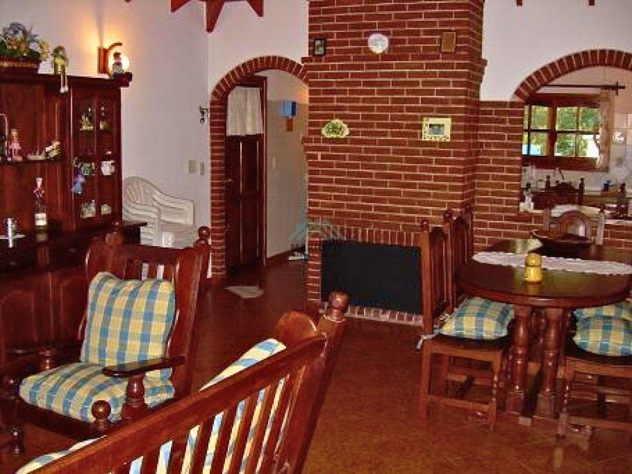 EN VENTA - OSTENDE - OPORTUNIDAD - CASA 3 DORMITORIOS 2 BAÑOS CON DEPARTAMENTO INDENPENDIENTE