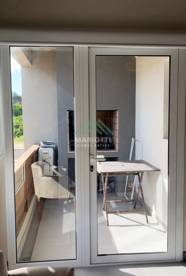 EN VENTA - PINAMAR - MAR DE OSTENDE - DEPARTAMENTO 3 AMB CON PILETA Y SALIDA A LA PLAYA.