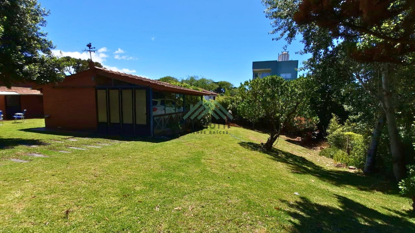 EN VENTA - MAR DE OSTENDE - LOTE MULTIFAMILIAR