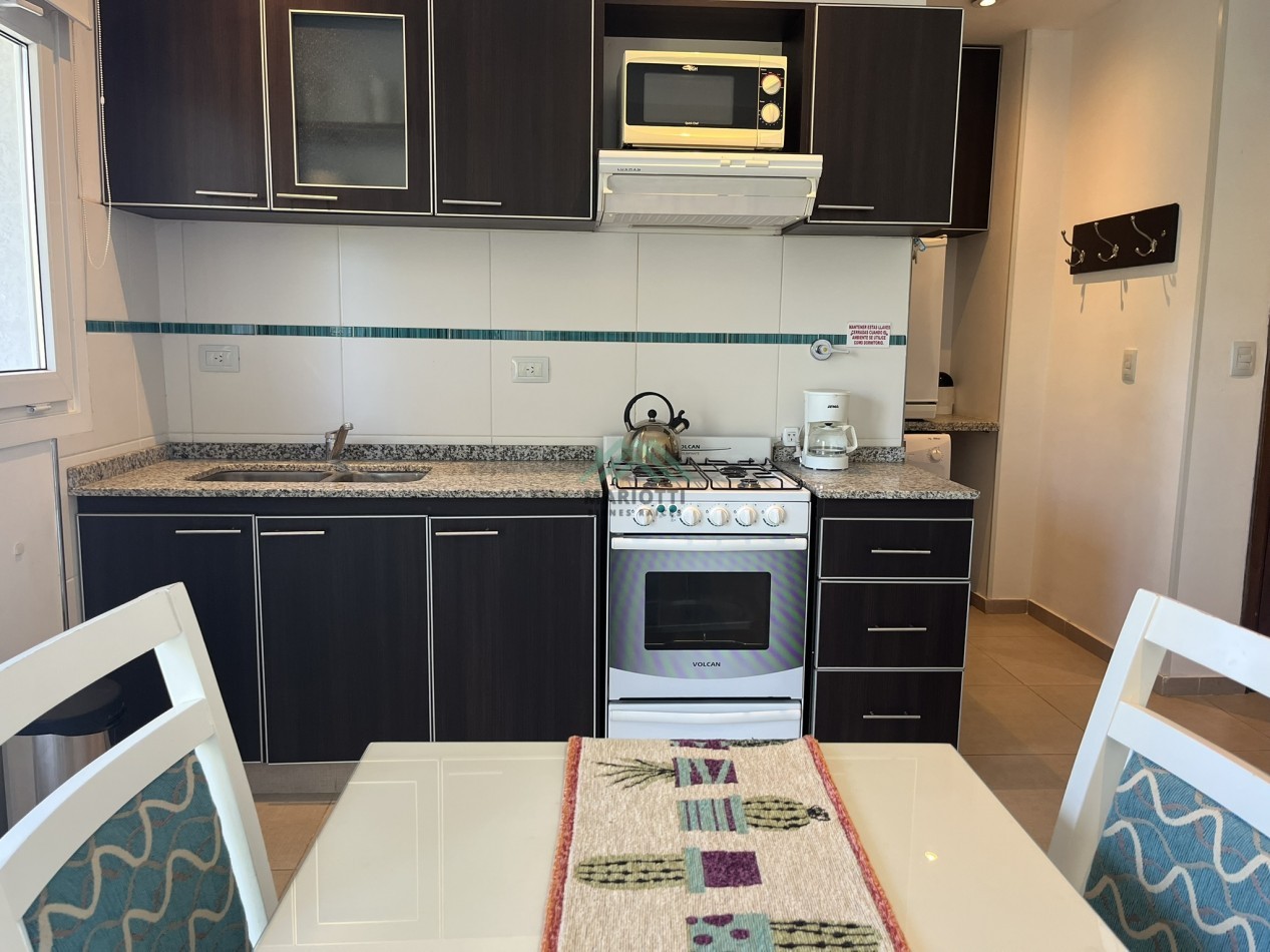  EN VENTA - PINAMAR CENTRO -  DEPARTAMENTO 2 AMB CON AMENITIES P/2 o 3 PERSONAS