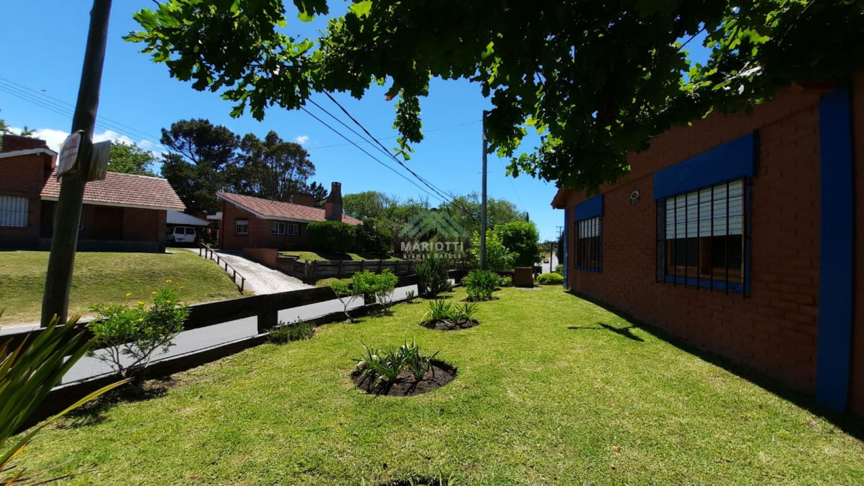 EN VENTA - MAR DE OSTENDE - CASA EN DOS LOTES MULTIFAMILIARES
