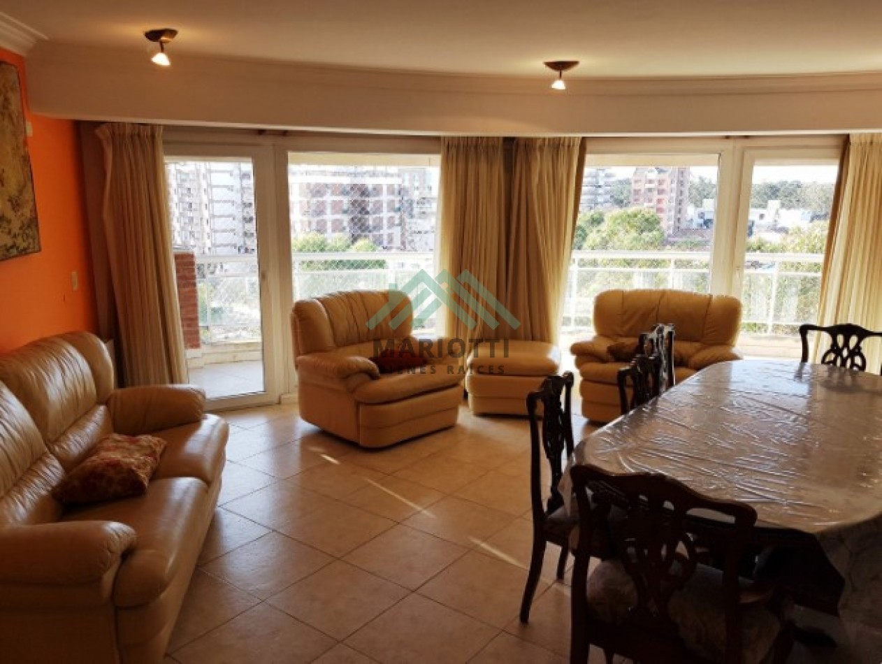 PINAMAR - CENTRO - EN VENTA - DEPARTAMENTO SEMIPISO CON ESTACIONAMIENTO PRIVADO