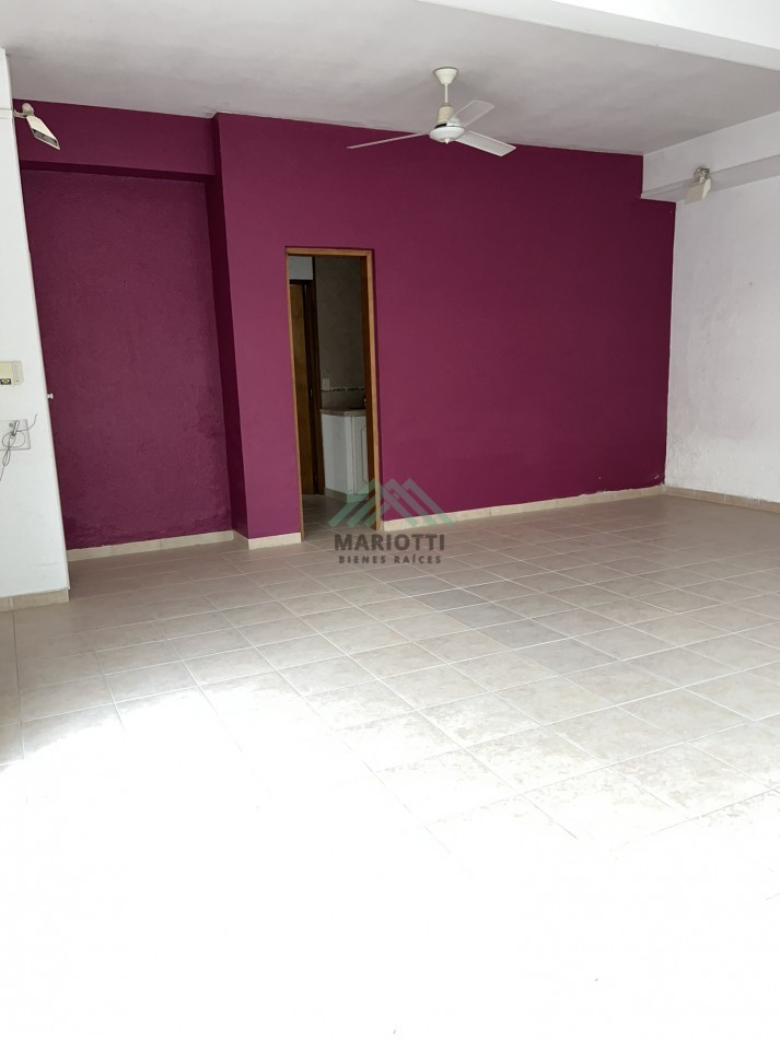 EN ALQUILER - PINAMAR - LOCAL CENTRICO 52 m2