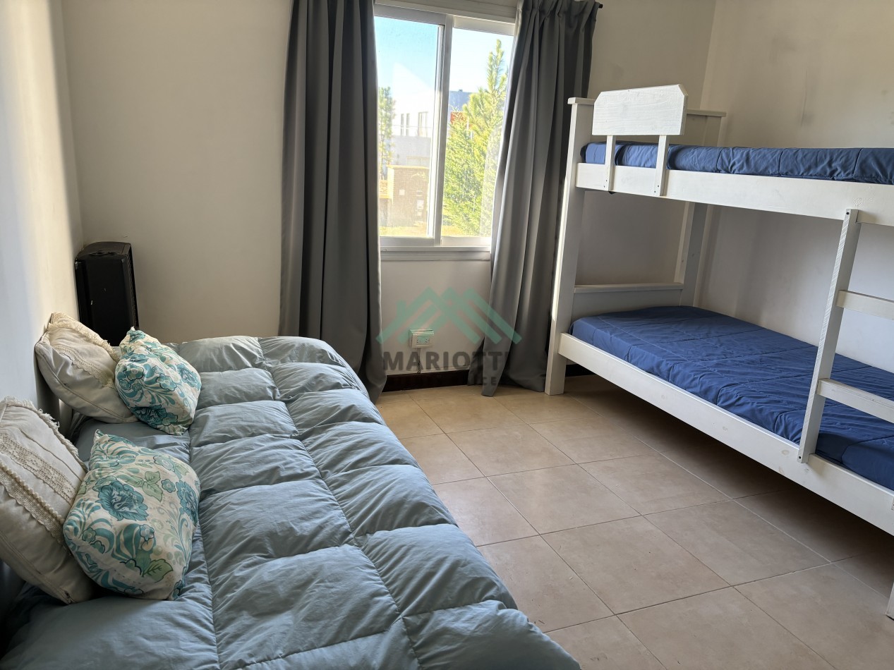 OPORTUNIDAD - EN VENTA - COSTA ESMERALDA - GOLF I - CASA 3 DORMITORIOS Y PILETA