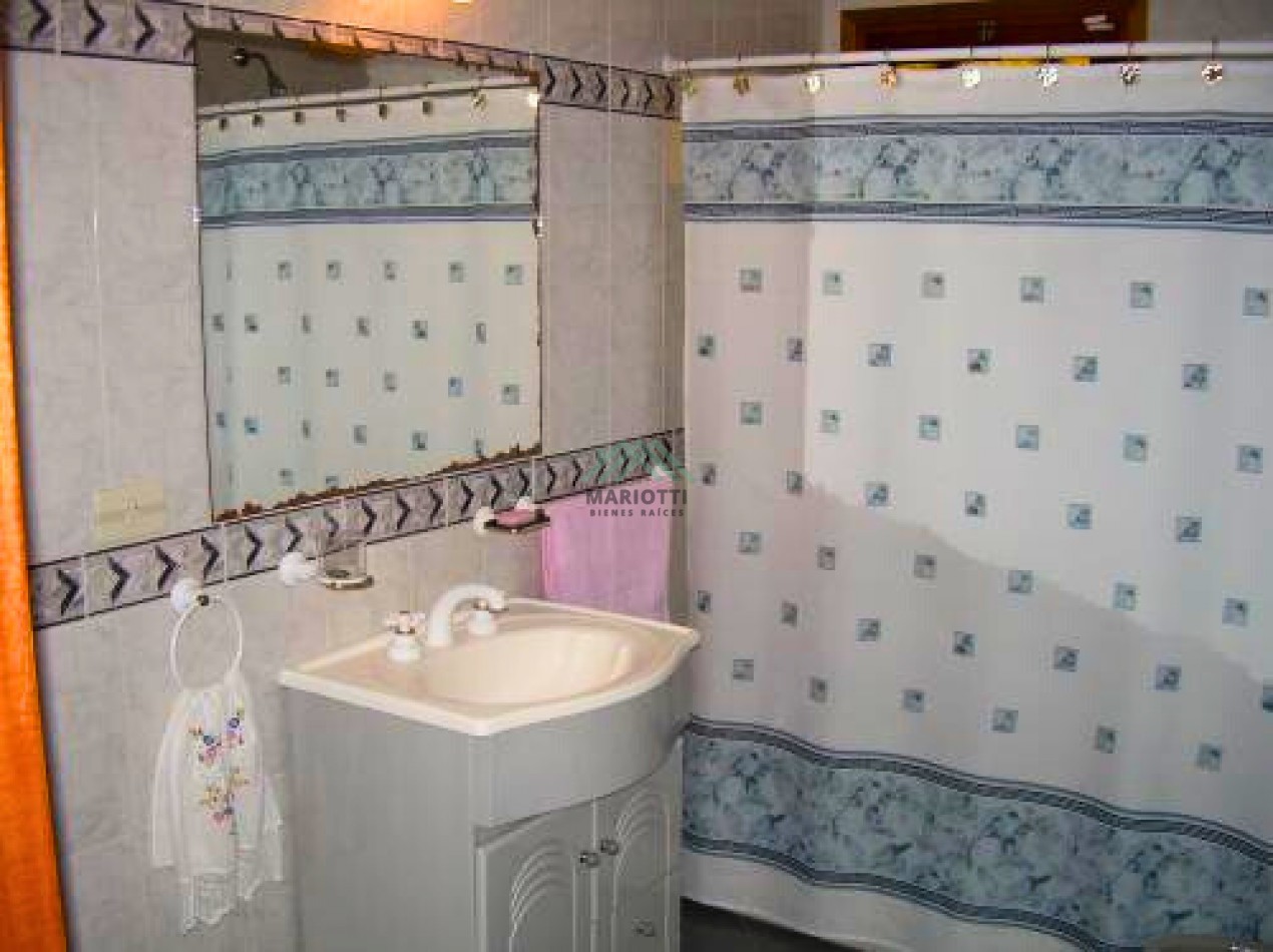 EN VENTA - OSTENDE - OPORTUNIDAD - CASA 3 DORMITORIOS 2 BAÑOS CON DEPARTAMENTO INDENPENDIENTE