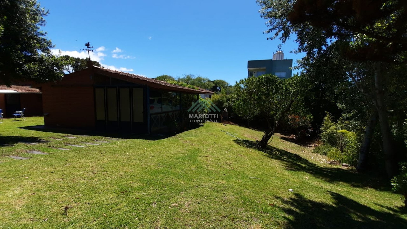 EN VENTA - MAR DE OSTENDE - CASA EN DOS LOTES MULTIFAMILIARES
