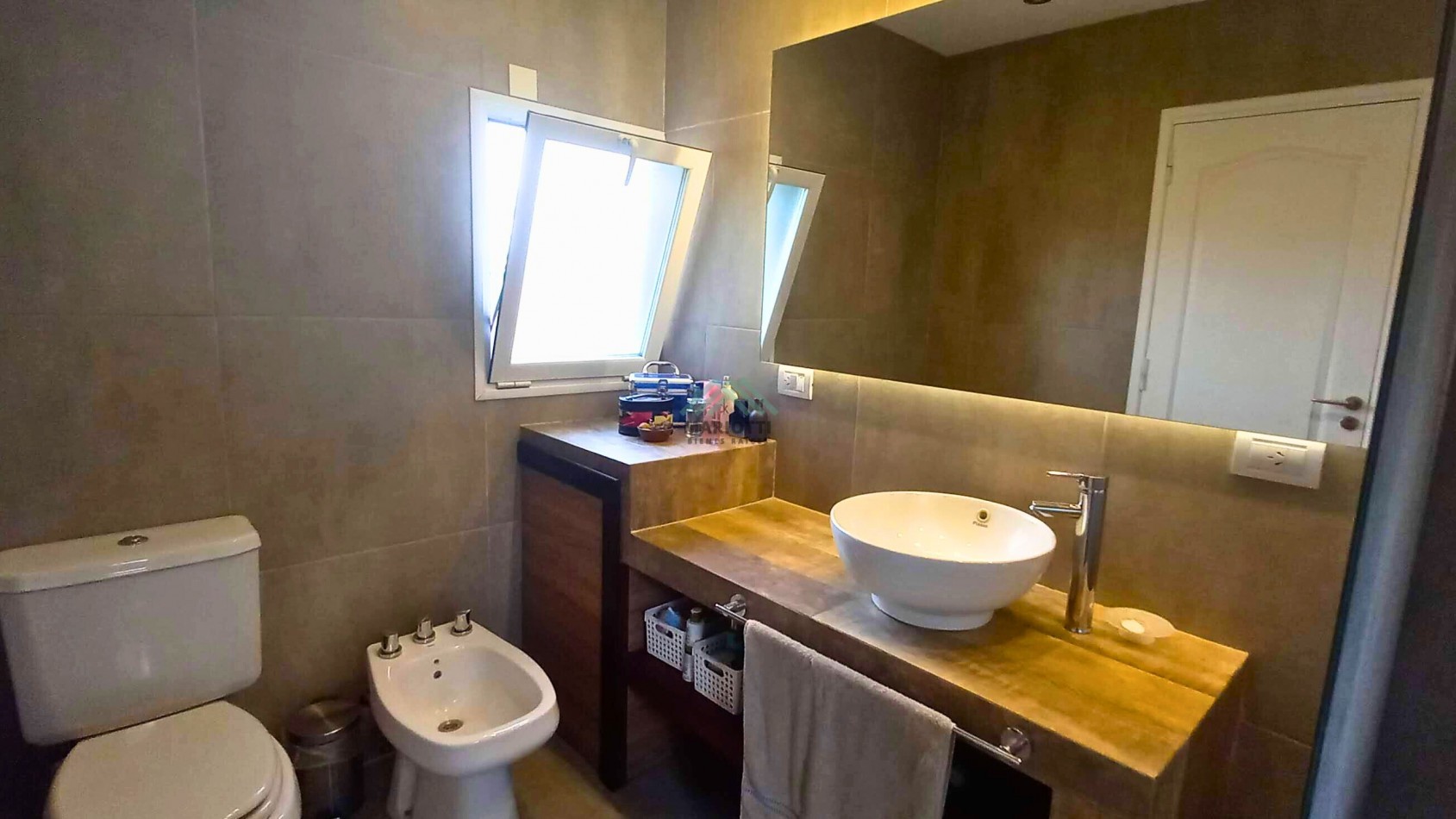 2026 - EN ALQUILER - PINAMAR - OSTENDE - MODERNA CASA EN PH 3 DORM BAÑOS 2 