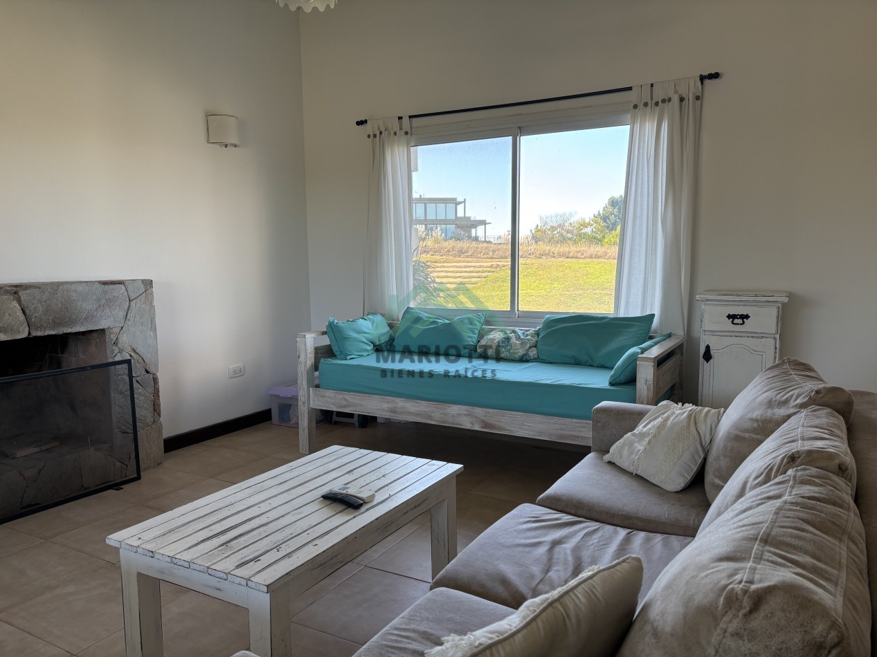 OPORTUNIDAD - EN VENTA - COSTA ESMERALDA - GOLF I - CASA 3 DORMITORIOS Y PILETA