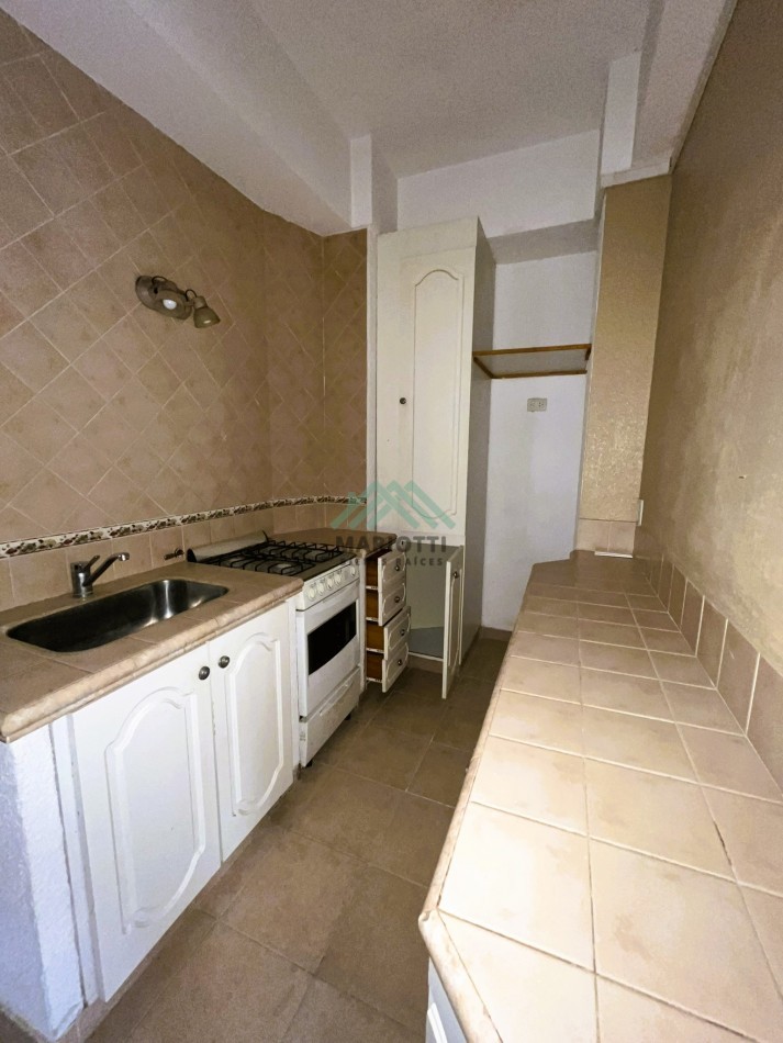EN ALQUILER - PINAMAR - LOCAL CENTRICO 52 m2