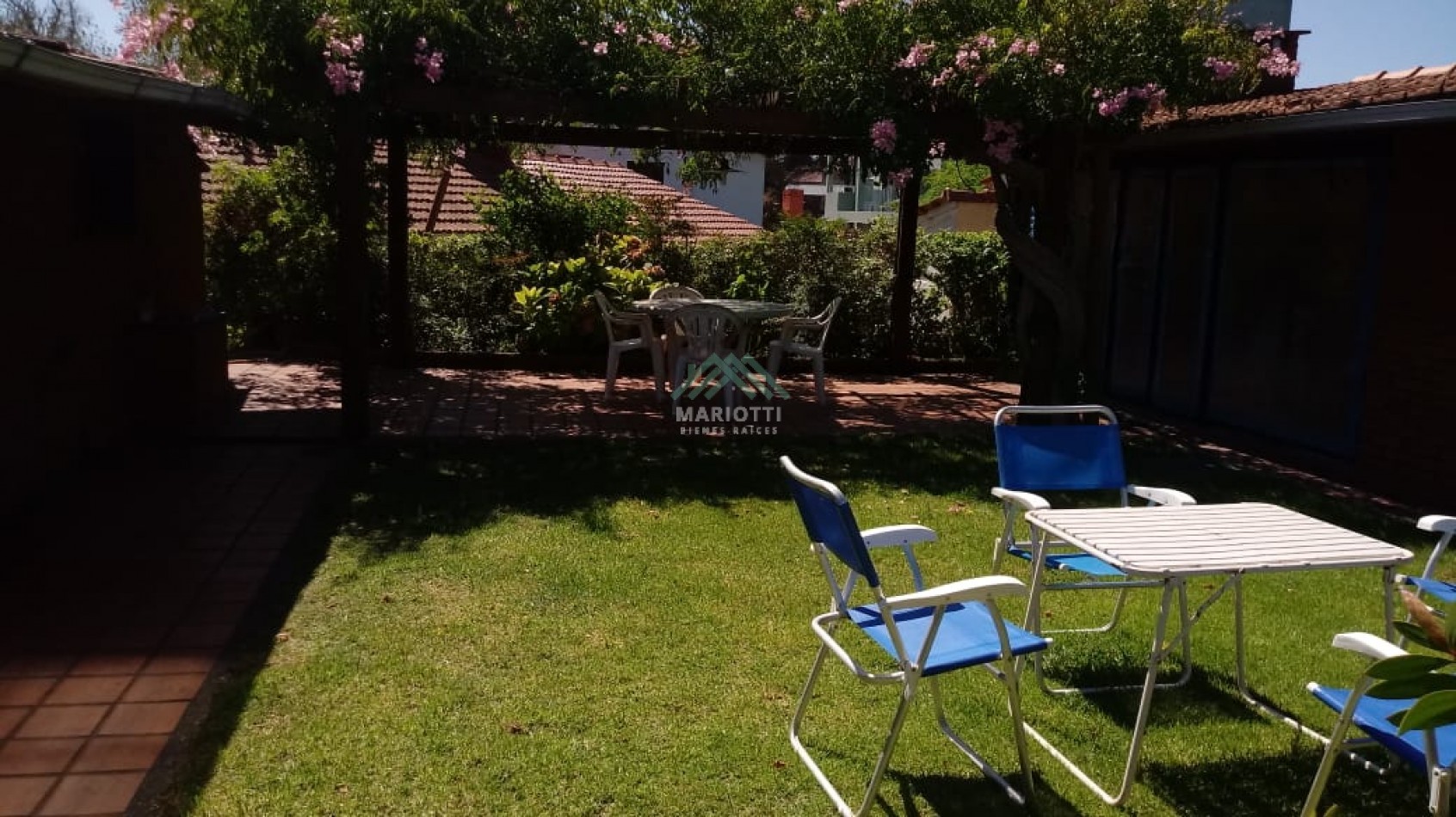 EN VENTA - MAR DE OSTENDE - CASA EN DOS LOTES MULTIFAMILIARES