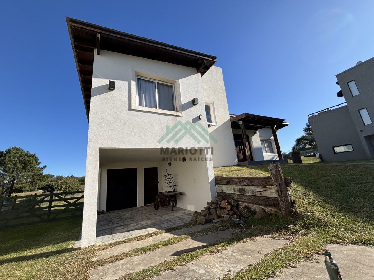 OPORTUNIDAD - EN VENTA - COSTA ESMERALDA - GOLF I - CASA 3 DORMITORIOS Y PILETA