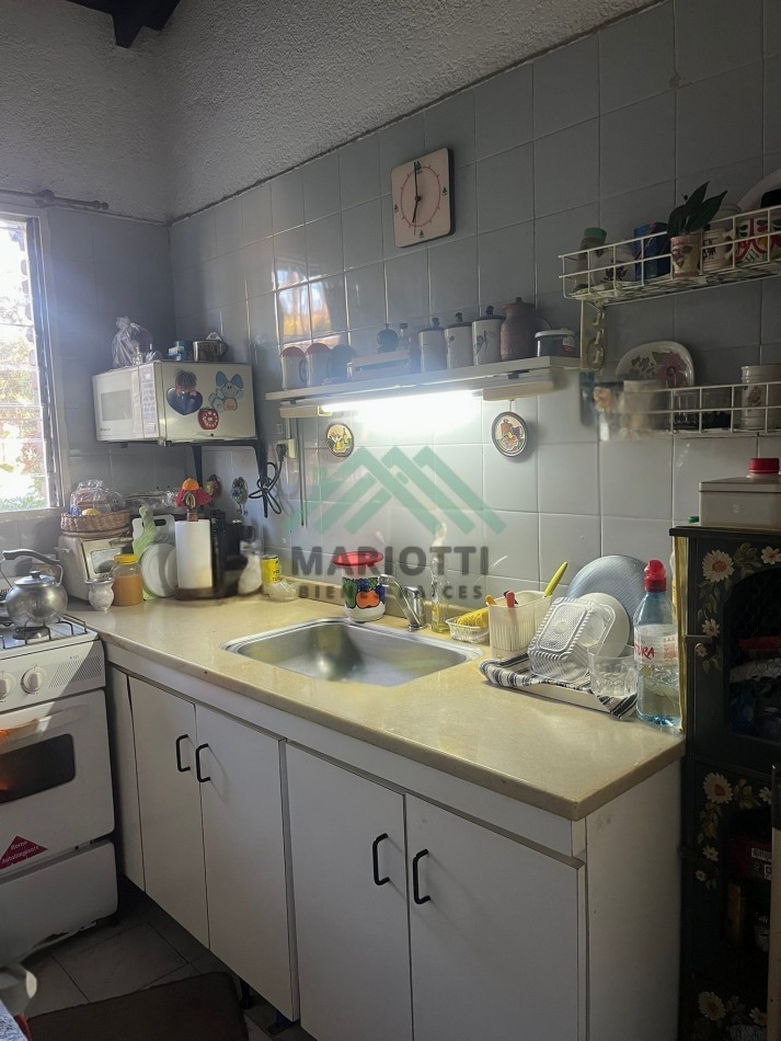 PINAMAR - CENTRO - EN VENTA 3 AMB CON COCINA SEPARADA Y PATIO DESCUBIERTO