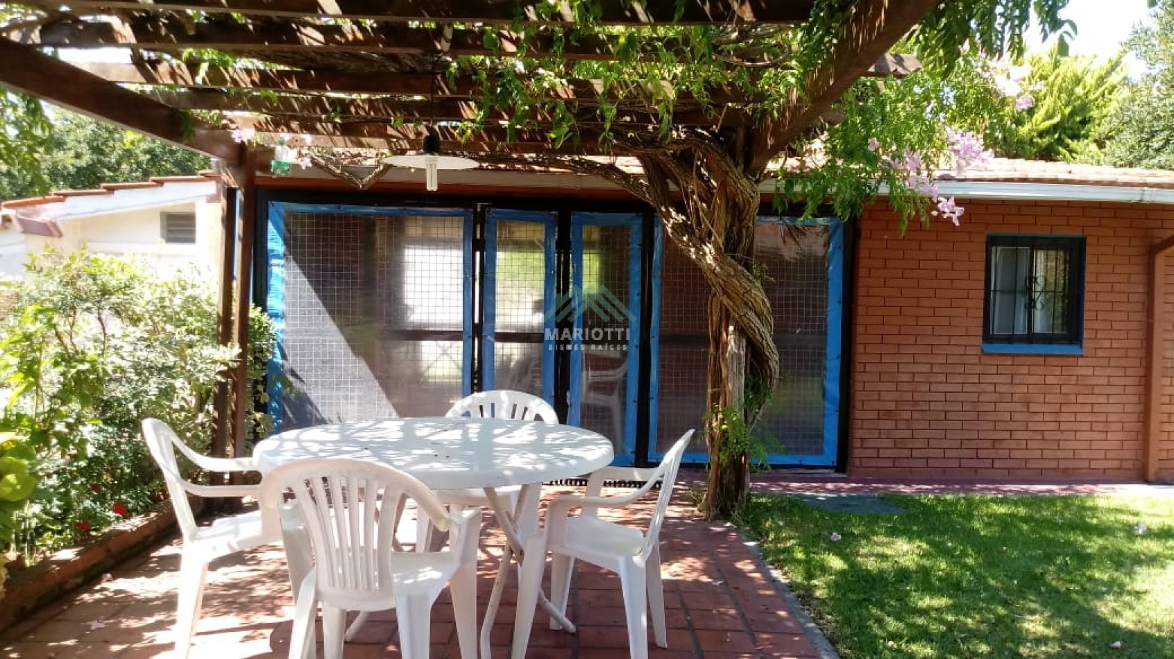 EN VENTA - MAR DE OSTENDE - CASA EN DOS LOTES MULTIFAMILIARES