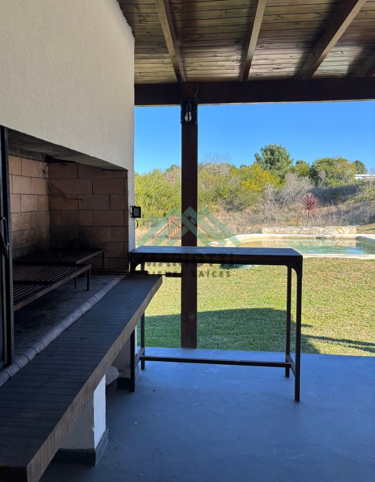 OPORTUNIDAD - EN VENTA - COSTA ESMERALDA - GOLF I - CASA 3 DORMITORIOS Y PILETA