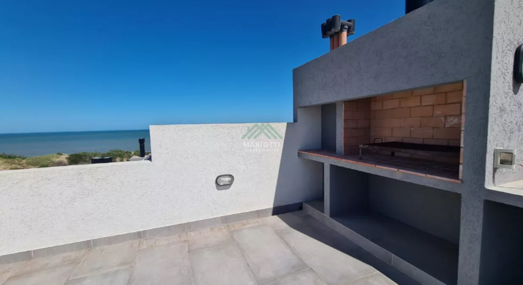 EN VENTA - PINAMAR - MAR DE OSTENDE - DEPARTAMENTO 3 AMB CON PILETA Y SALIDA A LA PLAYA.