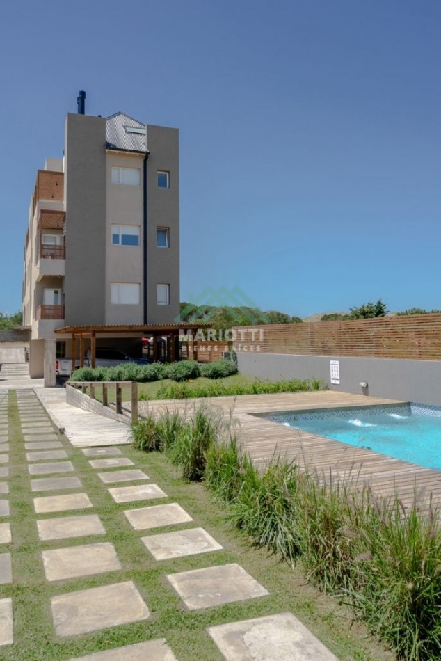 EN VENTA - PINAMAR - MAR DE OSTENDE - DEPARTAMENTO 3 AMB CON PILETA Y SALIDA A LA PLAYA.